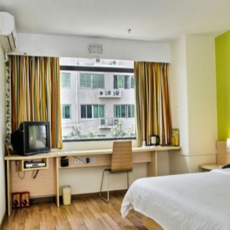 7 Days Inn Guangzhou Jiangtai Rd Metro 외부 사진